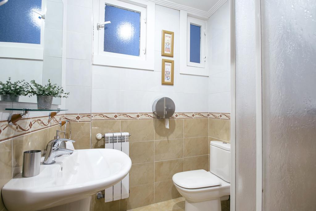 Pension Ibai San Sebastián Exteriör bild