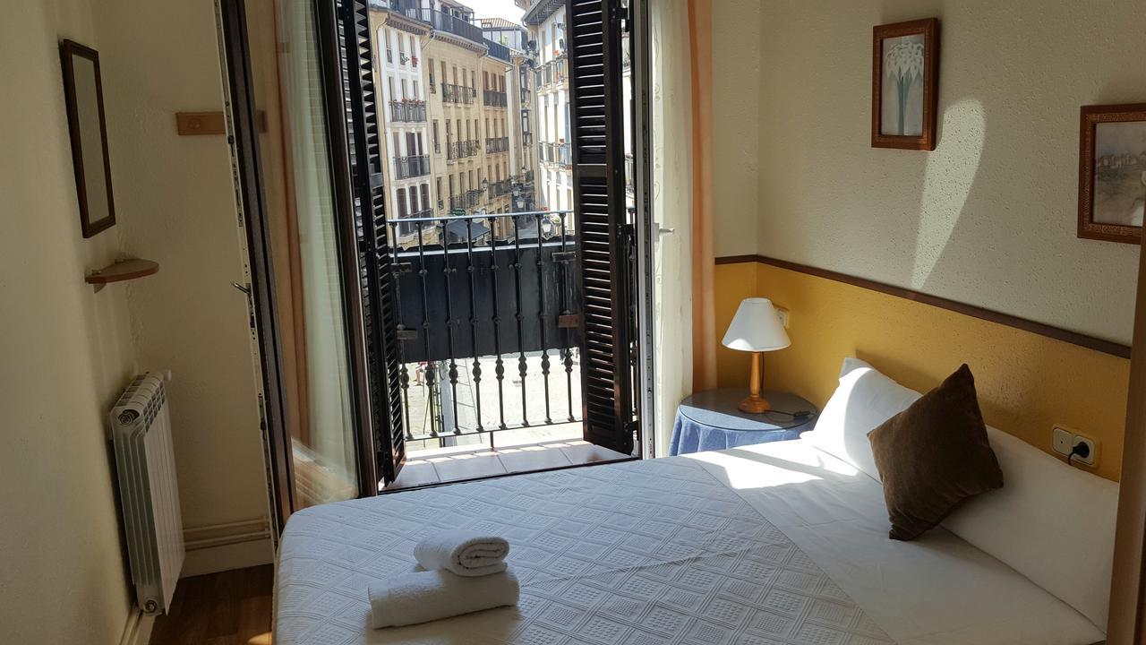 Pension Ibai San Sebastián Exteriör bild